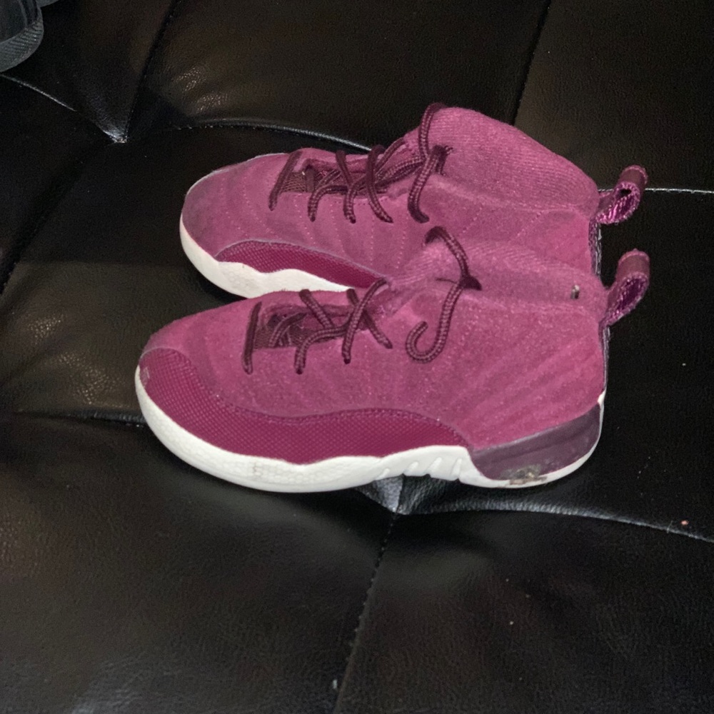 Jordan burgundy 12